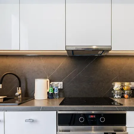 Arena Budget Apartment